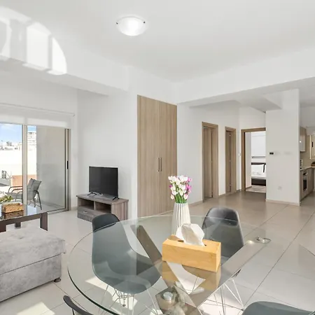 Downtown View 2 Bedroom Апартаменты *