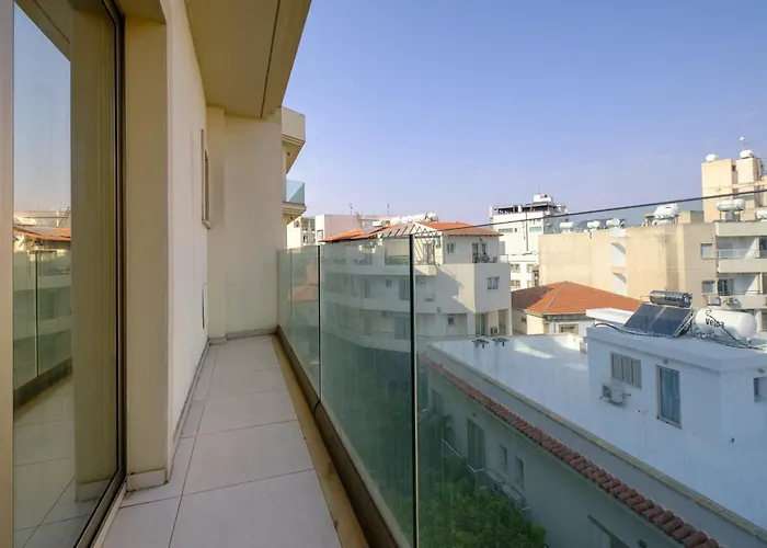 Downtown View 2 Bedroom Apartmán